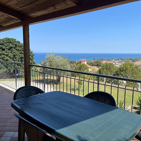 Badolato Marina Luna Apartaments מראה חיצוני תמונה